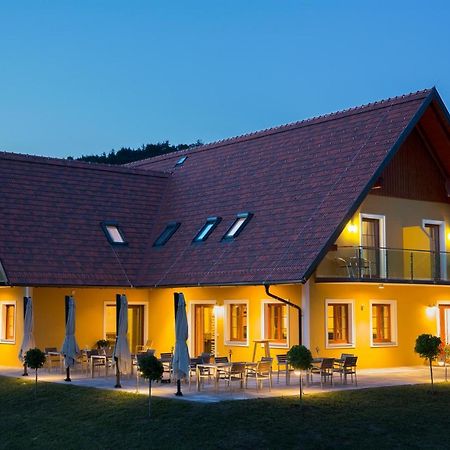 Weingut-Gaestezimmer Uhl Ratsch an der Weinstrasse Ngoại thất bức ảnh