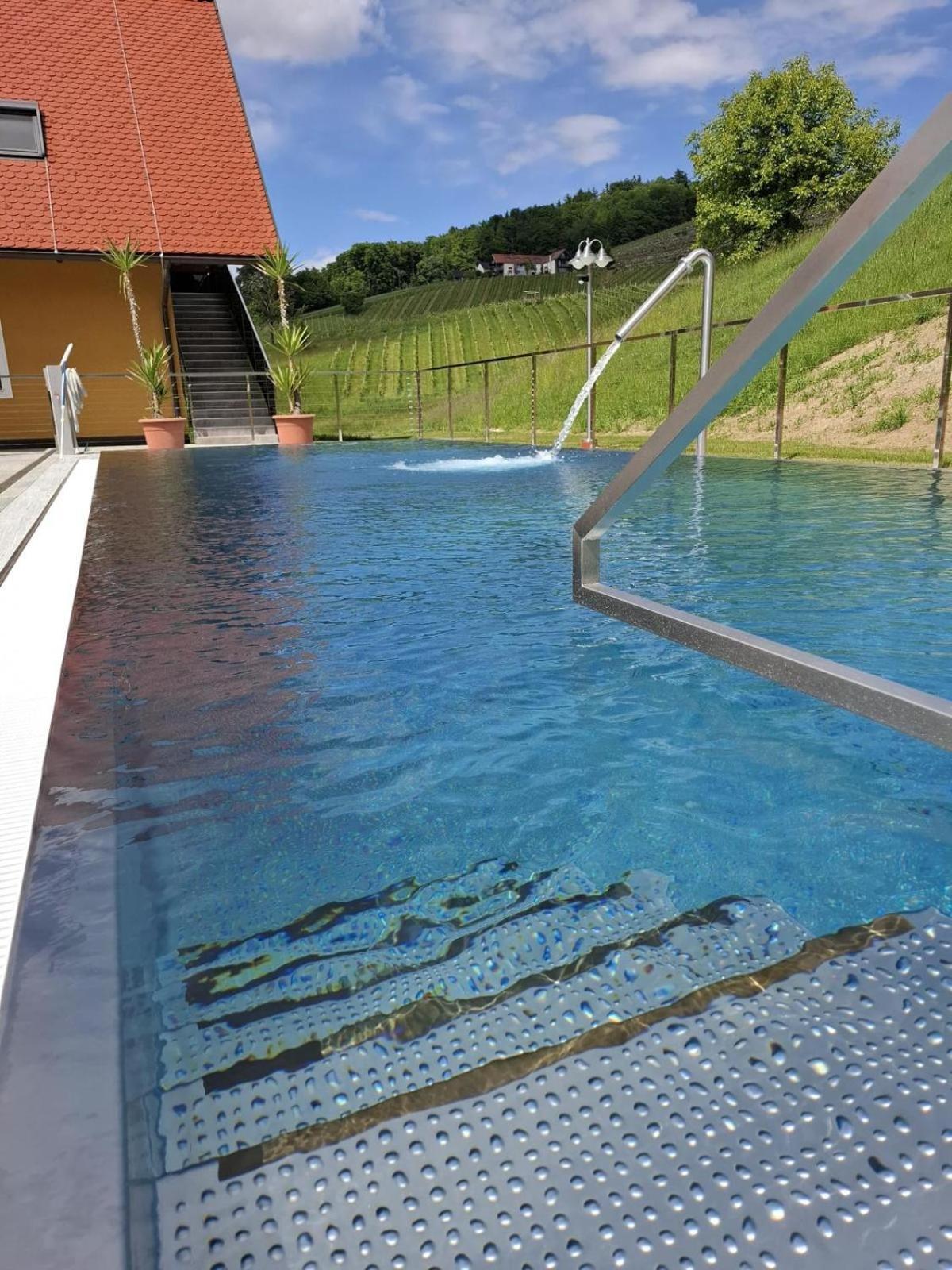 Weingut-Gaestezimmer Uhl Ratsch an der Weinstrasse Ngoại thất bức ảnh